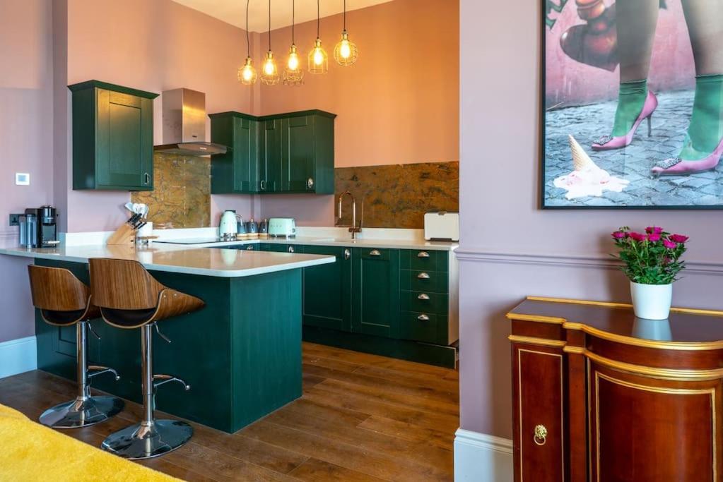 Stylish Beachfront Apartment, Sweeping Ocean Views And Luxury Touches Herne Bay Exterior photo